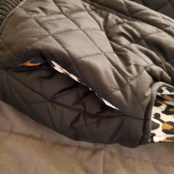 Betsey Johnson Hooded Puffer Vest - Picture 8 of 12